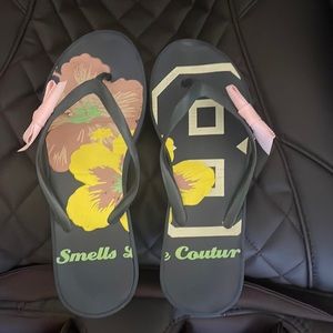 Juicy Couture Flip Flop Sandals with pink bow & Juicy Charm.